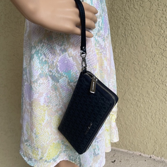 Michael Kors Jet Set Travel Large Travel CONTINENTAL Wallet-Wristlet - Picture 15 of 16